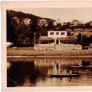 Nábřeží na dobových pohlednicích 